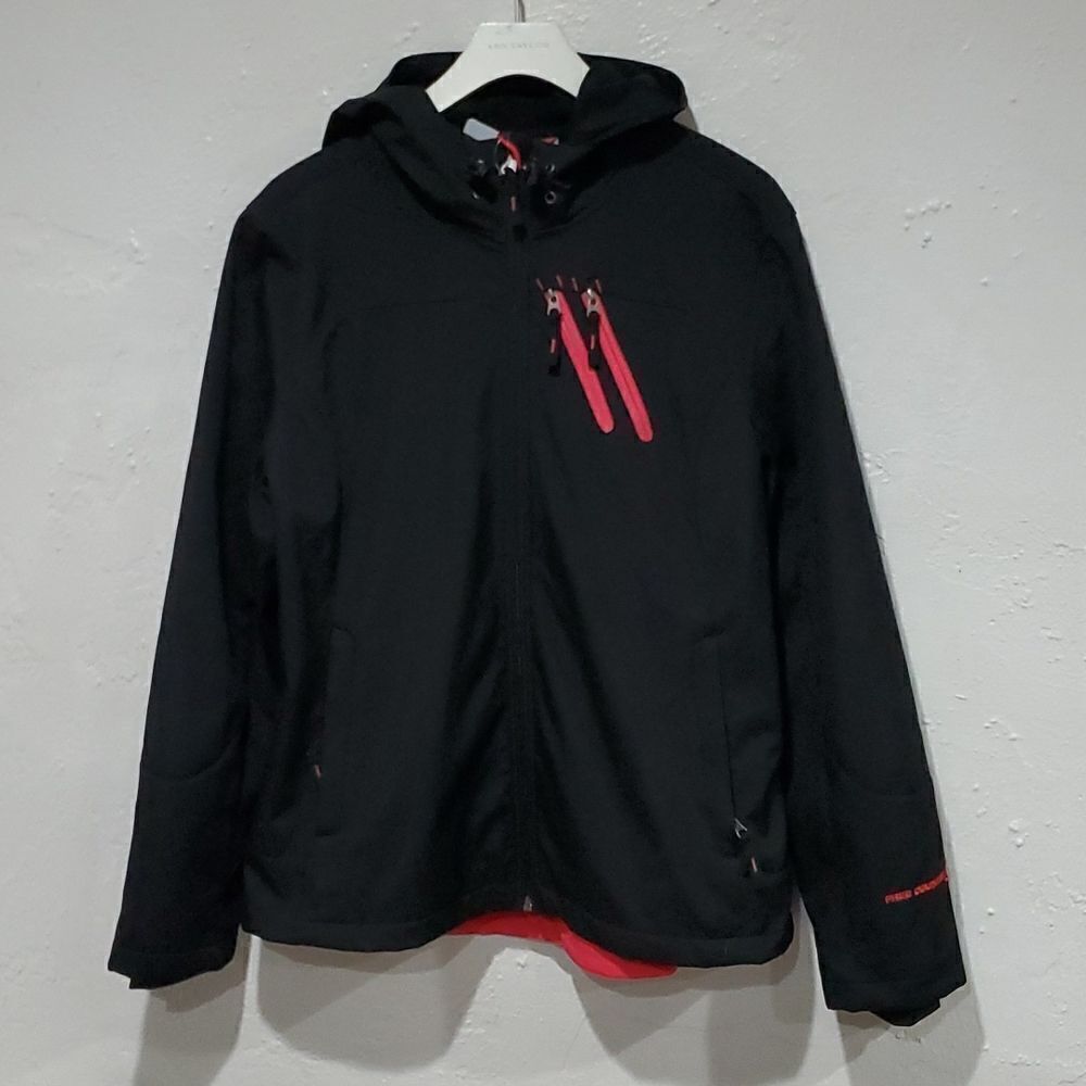Free Country NWT Softshell Outerwear Coat in Black and Pink